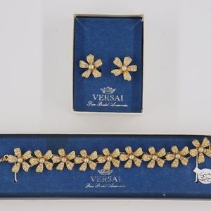 Gold Tone Floral Earring and Bracelet Set